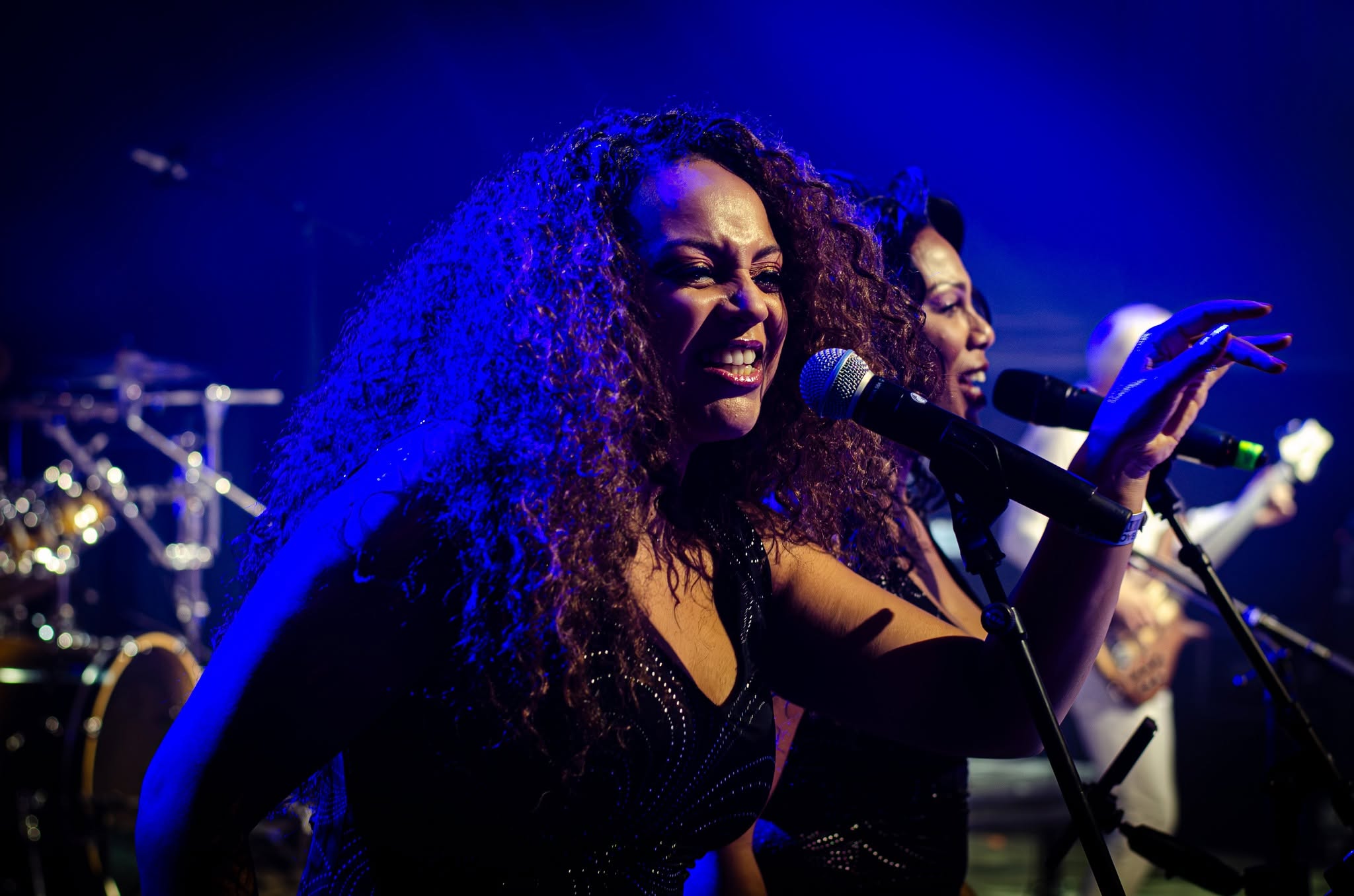 Hot Leggs Tina Turner Tribute backing vocals tijdens Dicky Woodstock 2026